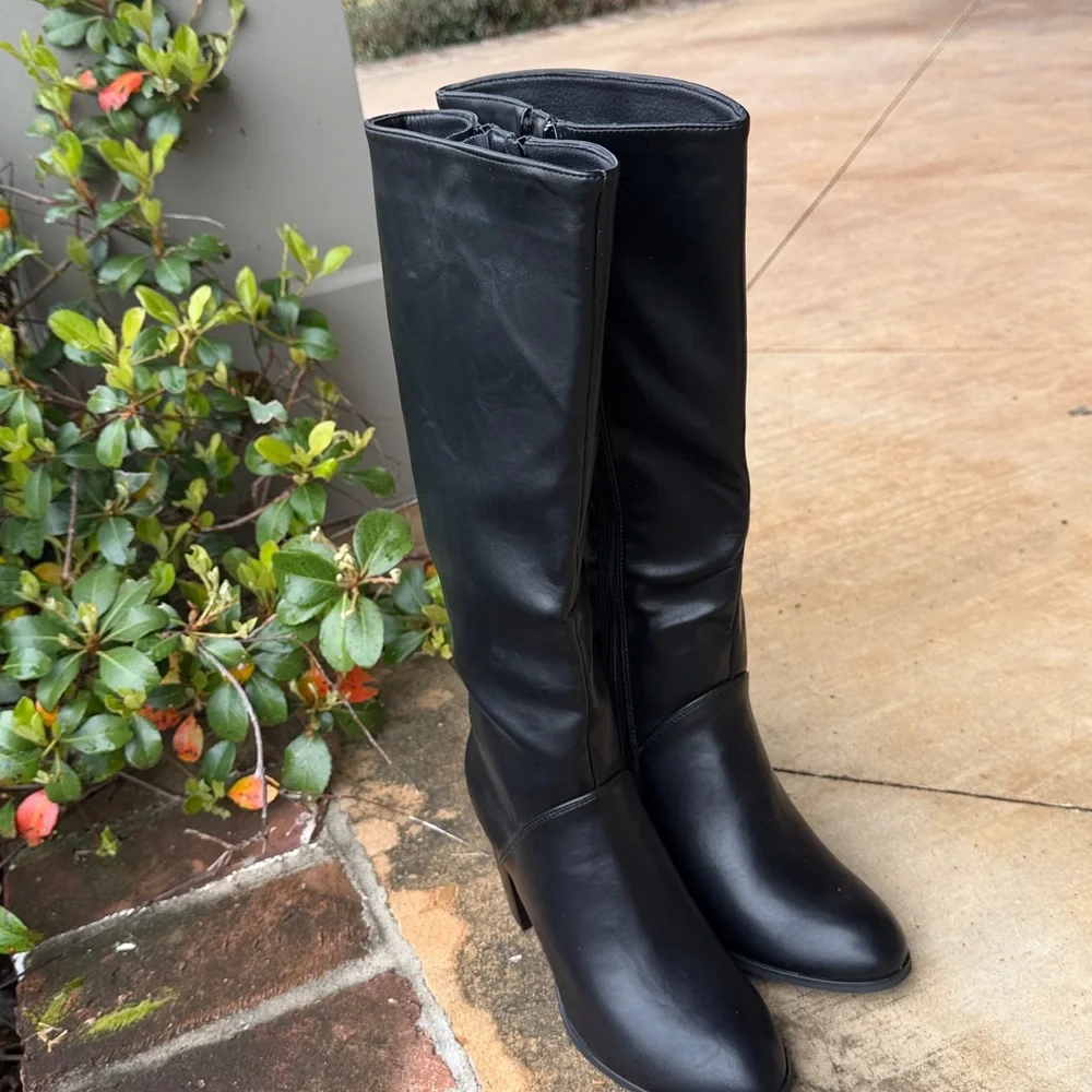 Pierre Dumas Sleek Black Over the Knee Boots size 7 1/2 - Picture 4 of 8